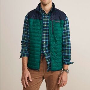 New with tags Vineyard Vines turf green puffer vest men’s S
